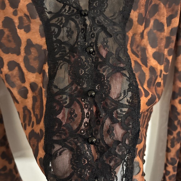 Amazon Leopard Print Lace Blouse - Picture 3 of 4